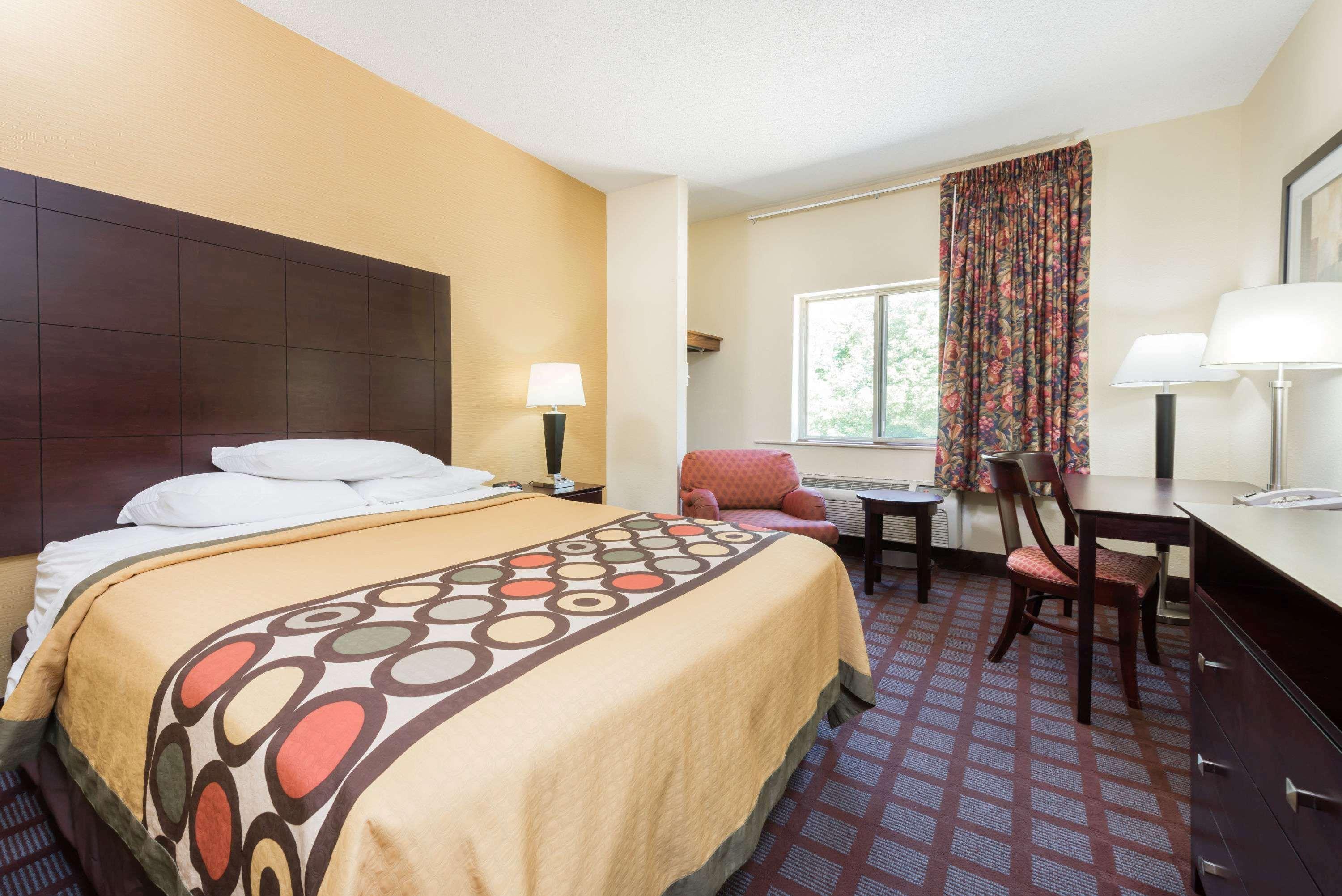 Super 8 By Wyndham Bloomington University Area Exterior foto